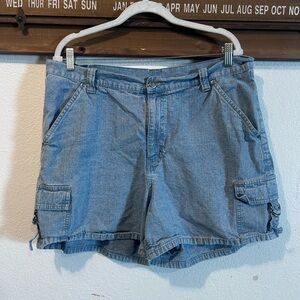 Riveted By Lee Cargo Jean Shorts Blue Denim USA Made Womens Size 18 (1328)